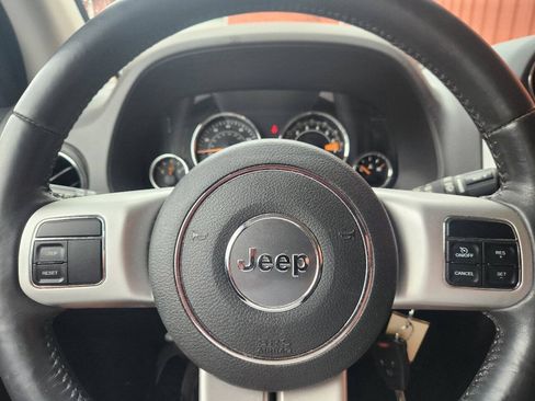 Used 2015 Jeep Compass High Altitude AWD/4WD image 19