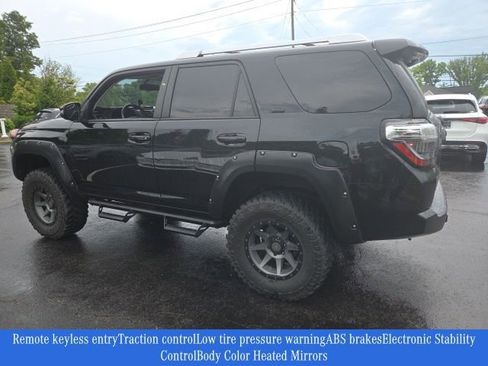 Used 2018 Toyota 4Runner SR5 Premium AWD/4WD image 2