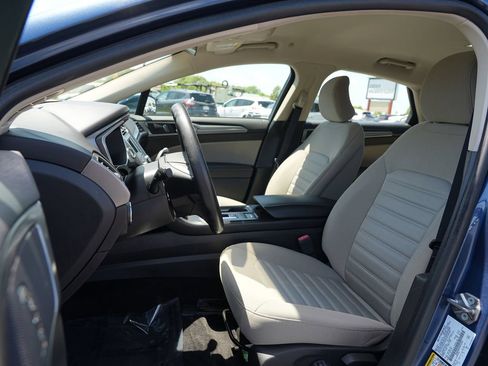 Used 2018 Ford Fusion S FWD image 12
