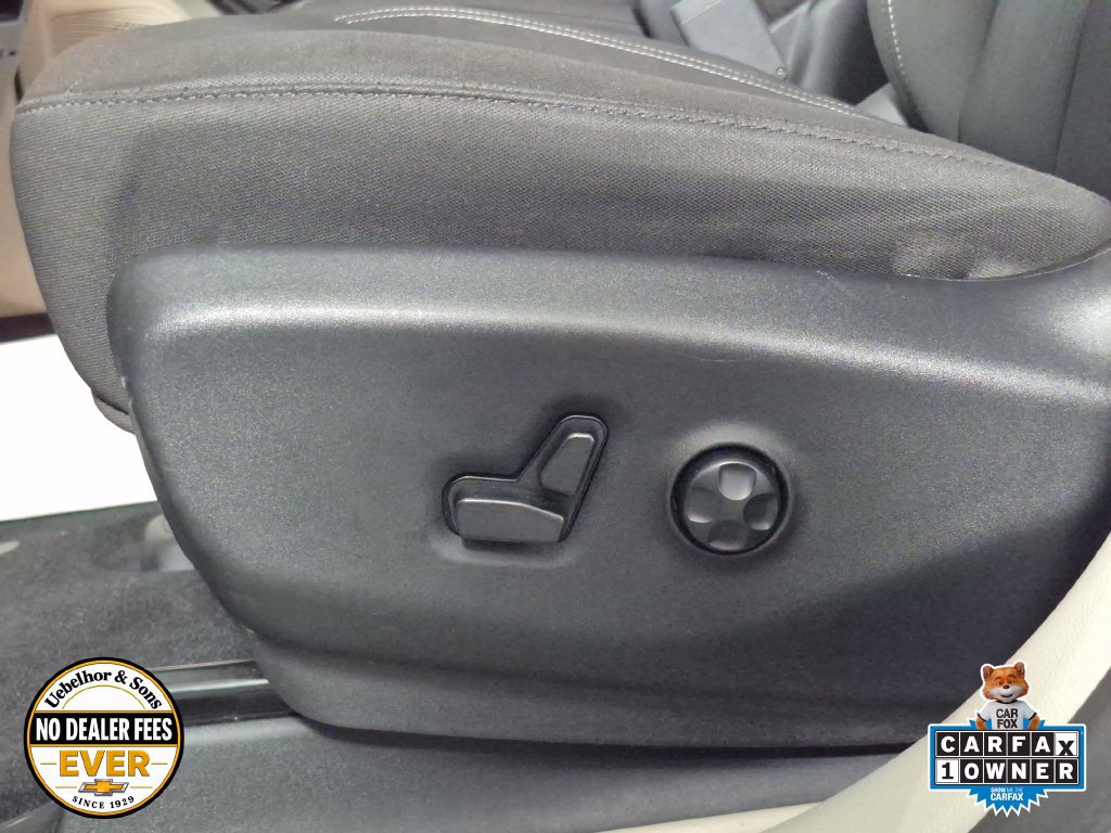 Used 2023 Chrysler Voyager LX FWD image 17