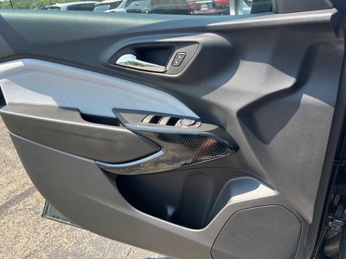 New 2025 Chevrolet Trax LT w/ Sunroof Package image 12