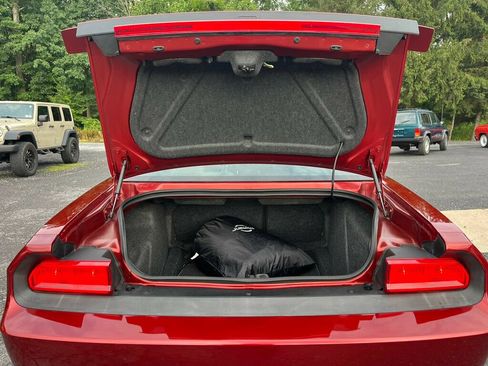 Used 2014 Dodge Challenger R/T RWD image 21