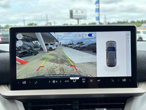 New 2026 Ford Explorer Active RWD image 12