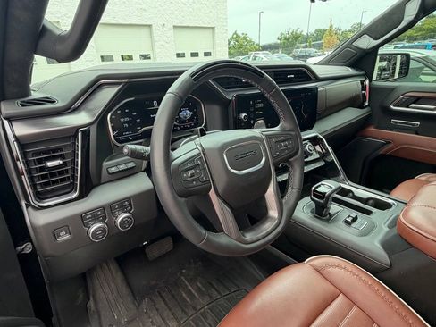 Used 2025 GMC Sierra 1500 Denali Ultimate AWD/4WD image 18