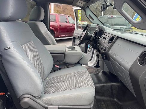 Used 2016 Ford F250 XL w/ Power Equipment Group image 27