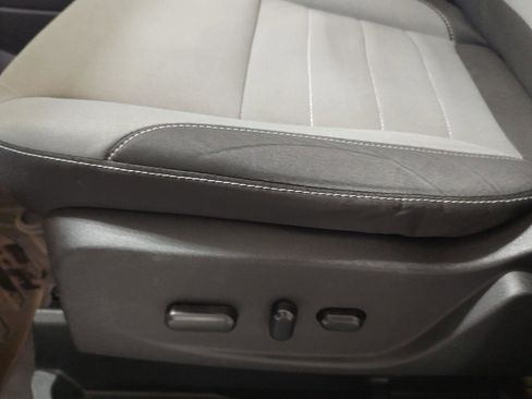 Used 2016 Ford Escape SE w/ Equipment Group 201A image 3