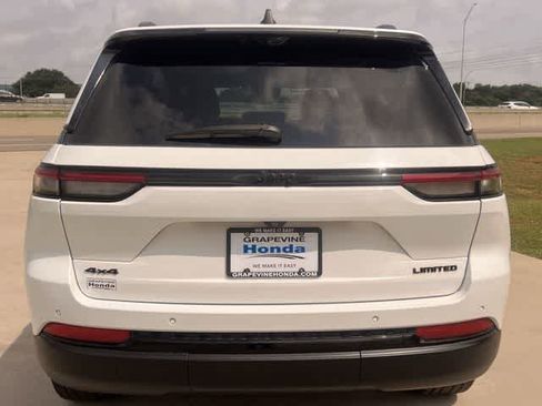 Used 2024 Jeep Grand Cherokee Limited w/ Luxury Tech Group II AWD/4WD image 6