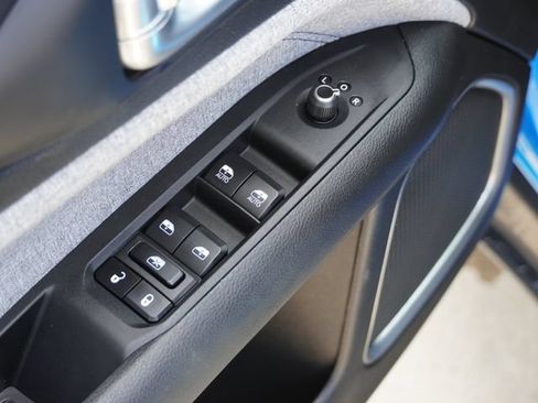 Used 2023 Jeep Compass Latitude AWD/4WD image 19