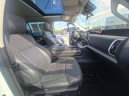 Used 2025 Ford Expedition Max Active AWD/4WD image 16