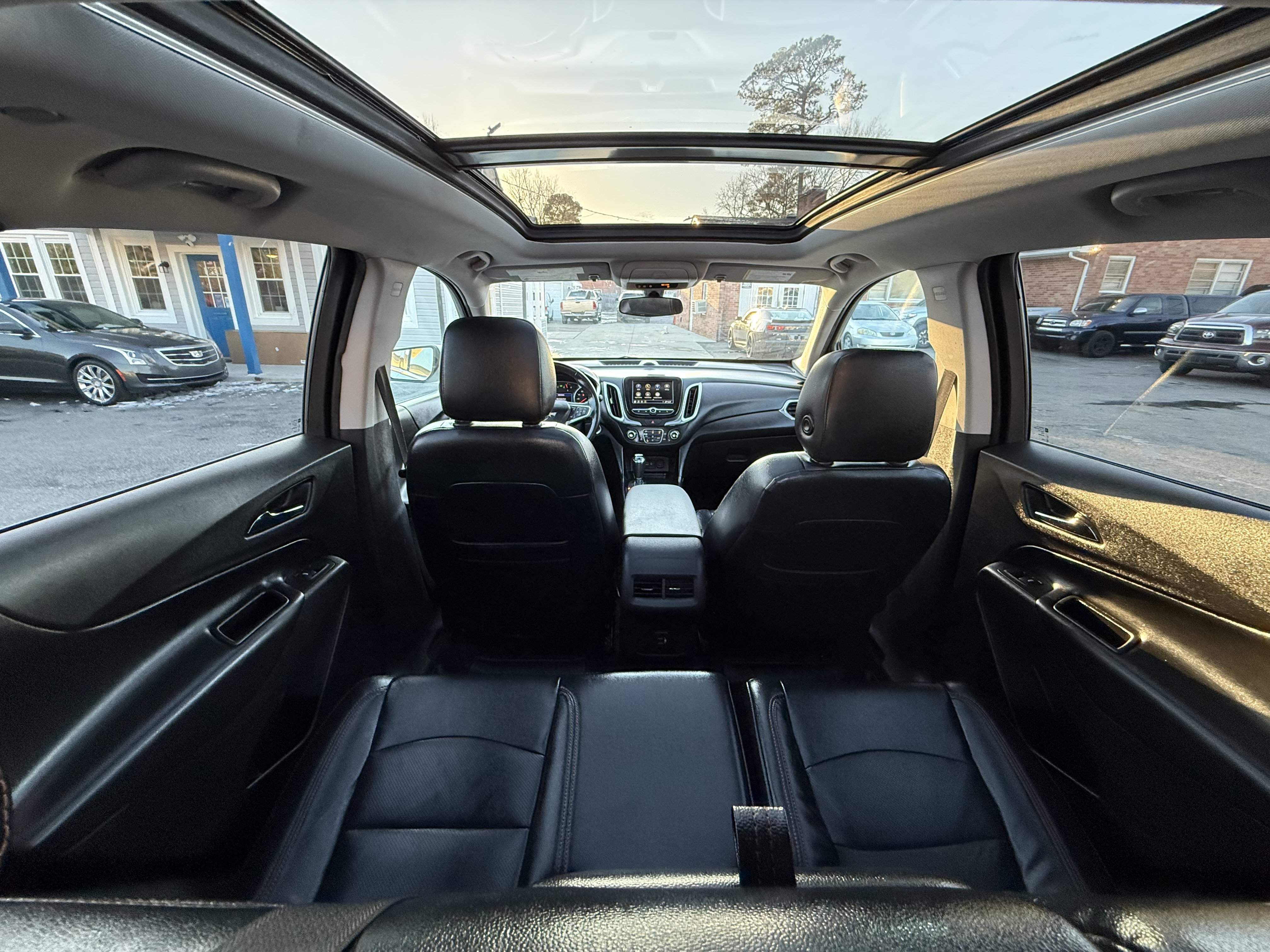 Used 2019 Chevrolet Equinox LT AWD/4WD image 2