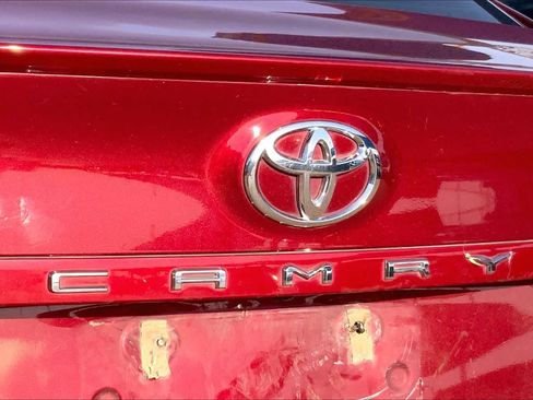 Used 2018 Toyota Camry SE w/ Moonroof Package FWD image 31
