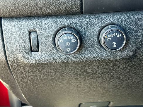 Used 2021 Chevrolet Colorado LT w/ Safety Package image 10