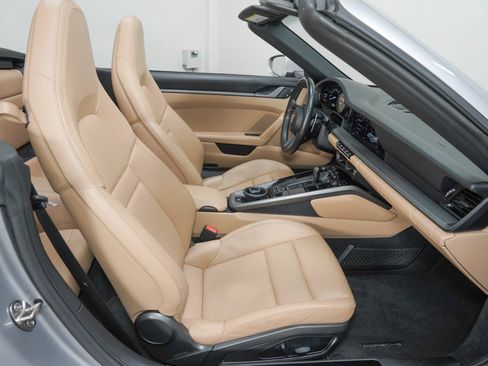 Used 2023 Porsche 911 Carrera 4S AWD/4WD image 27