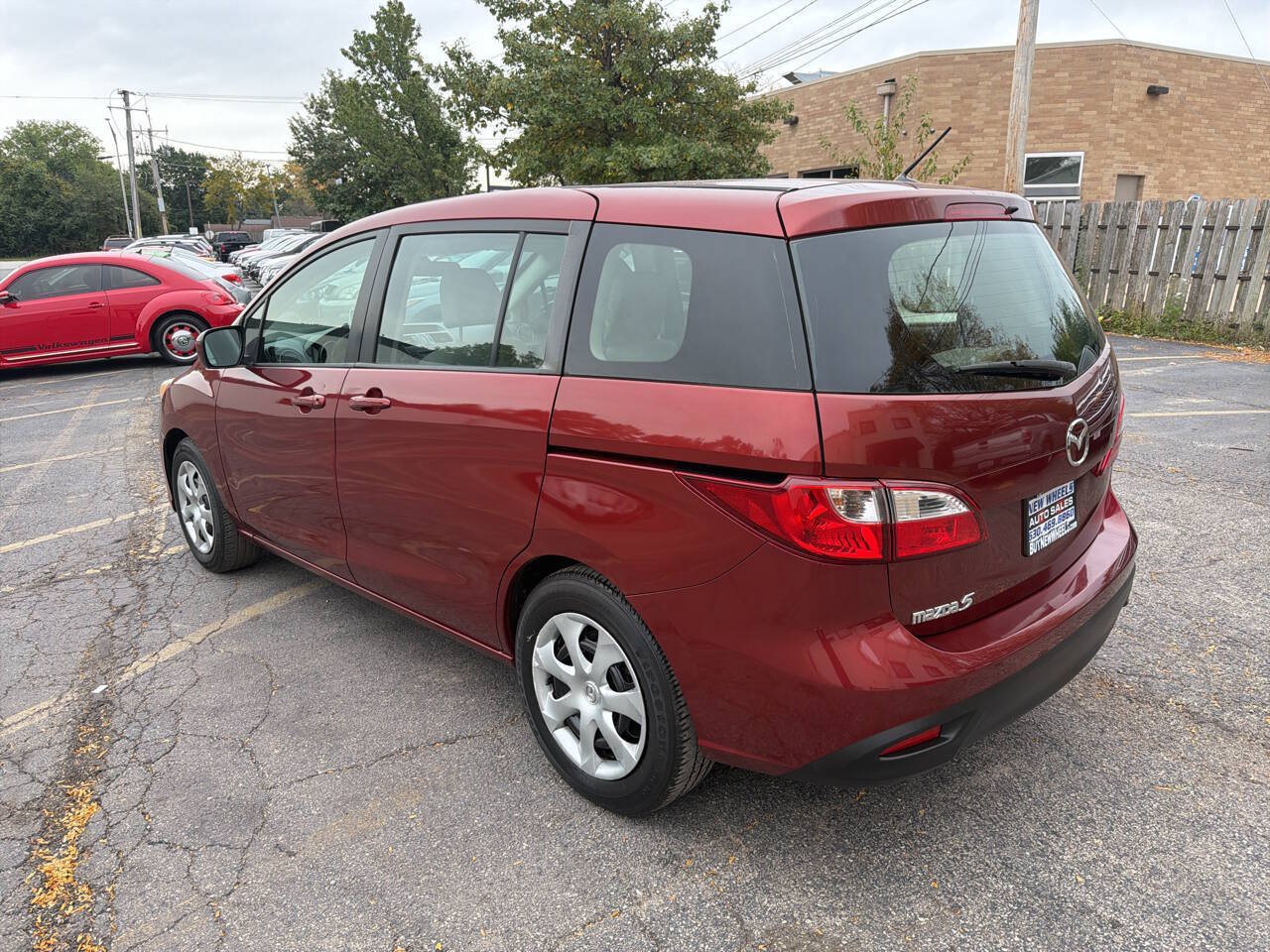 Used 2012 MAZDA MAZDA5 Sport FWD image 4