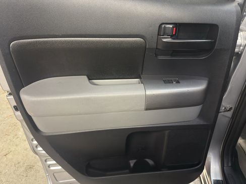 Used 2010 Toyota Tundra 4x4 Double Cab image 27