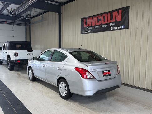 Used 2017 Nissan Versa SV image 3