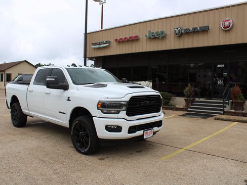 Used 2023 RAM 3500 Laramie AWD/4WD image 4