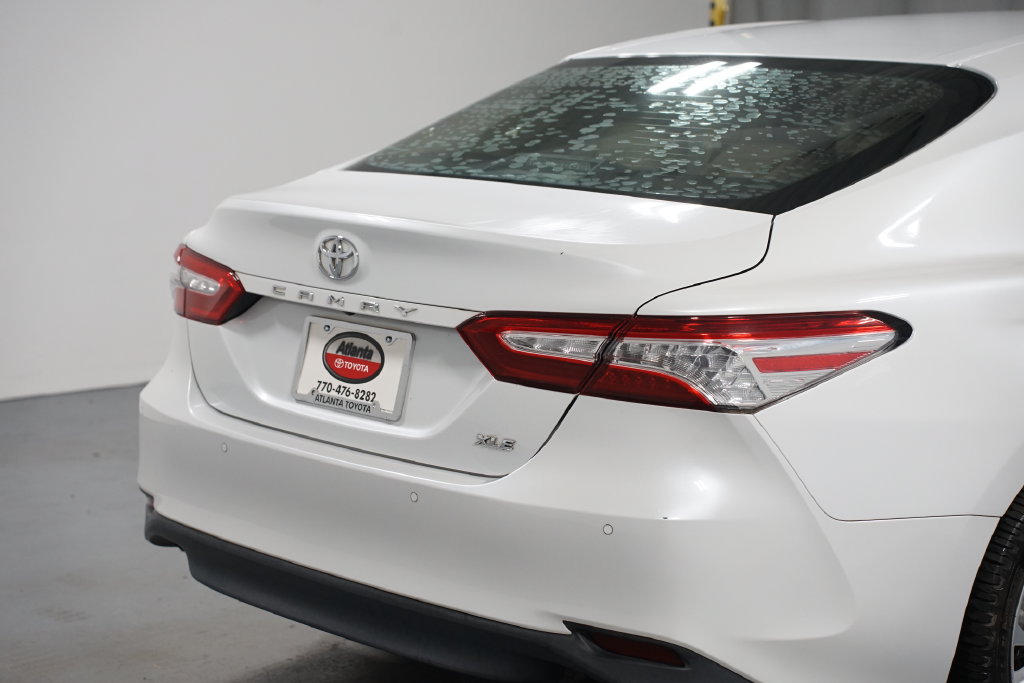 Certified 2018 Toyota Camry XLE FWD image 9
