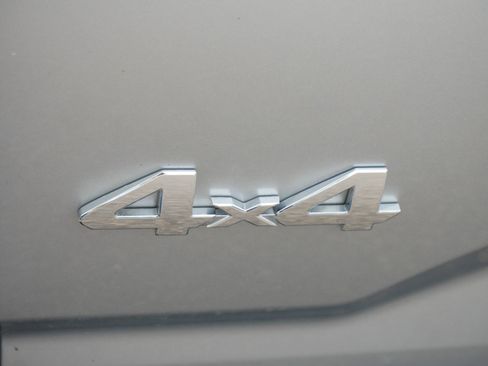 Used 2022 Toyota Tacoma SR image 18