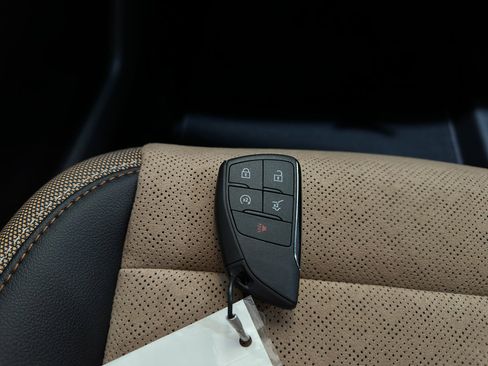 New 2025 Chevrolet Equinox ACTIV w/ Safety and Technology Package image 35