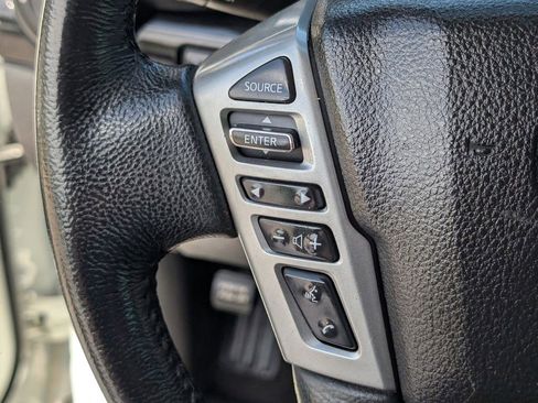 Used 2020 Nissan Titan SV w/ SV Convenience Package AWD/4WD image 18