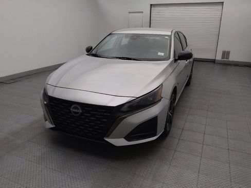 Used 2024 Nissan Altima 2.5 SR FWD image 15