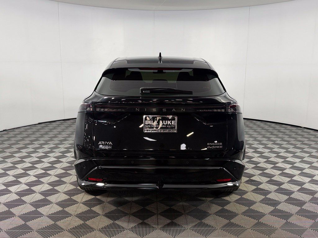 Used 2023 Nissan Ariya AWD image 8