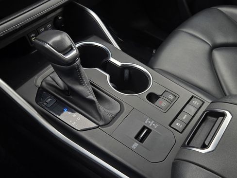 Certified 2022 Toyota Highlander XLE image 19