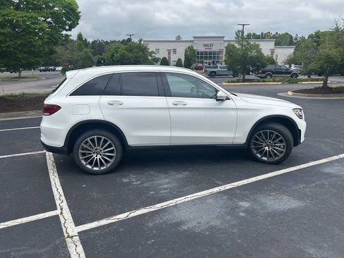 Used 2021 Mercedes-Benz GLC 300 4MATIC image 3