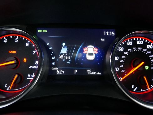 Used 2019 Toyota Camry XSE image 13