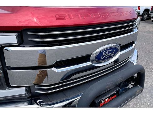 Used 2017 Ford F250 Lariat w/ Lariat Value Package AWD/4WD image 30