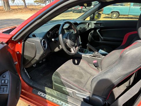 Used 2014 Scion FR-S image 9