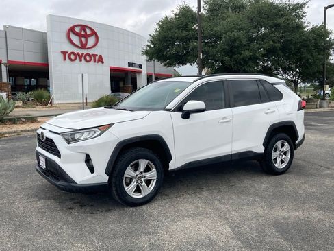 Certified 2021 Toyota RAV4 XLE w/ Convenience Package FWD image 1