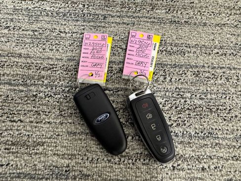 Used 2014 Ford Focus Titanium FWD image 43