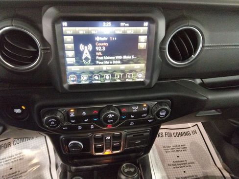 Used 2021 Jeep Wrangler Unlimited Sahara w/ Uconnect 4C Nav & Sound Group image 24