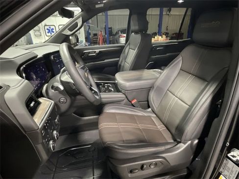 Used 2025 Chevrolet Tahoe High Country w/ Sun And Tow Package image 17