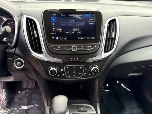 Used 2022 Chevrolet Equinox LT AWD/4WD image 25