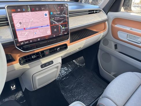 New 2025 Volkswagen ID. Buzz 1st Edition image 21