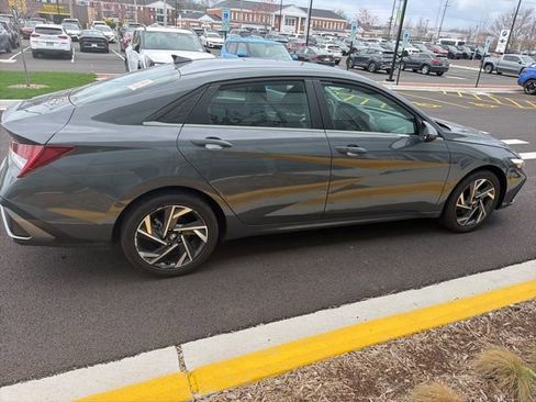 Used 2025 Hyundai Elantra SEL image 14