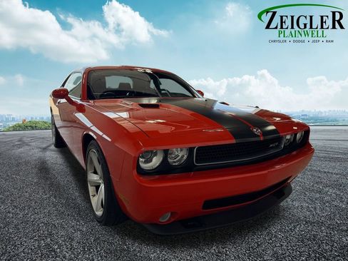 Used 2009 Dodge Challenger SRT8 RWD image 8