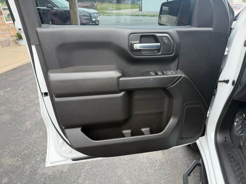 Used 2022 Chevrolet Silverado 1500 Custom AWD/4WD image 12
