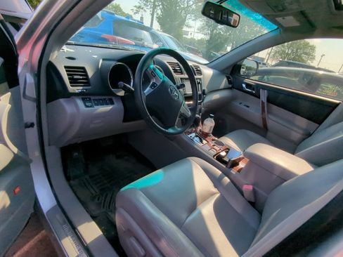 Used 2013 Toyota Highlander Limited AWD/4WD image 7