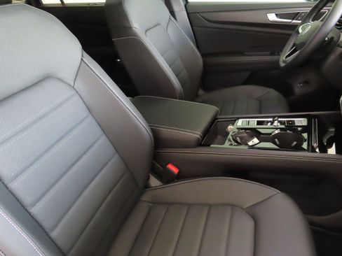 New 2026 Volkswagen Atlas Cross Sport SEL AWD/4WD image 28