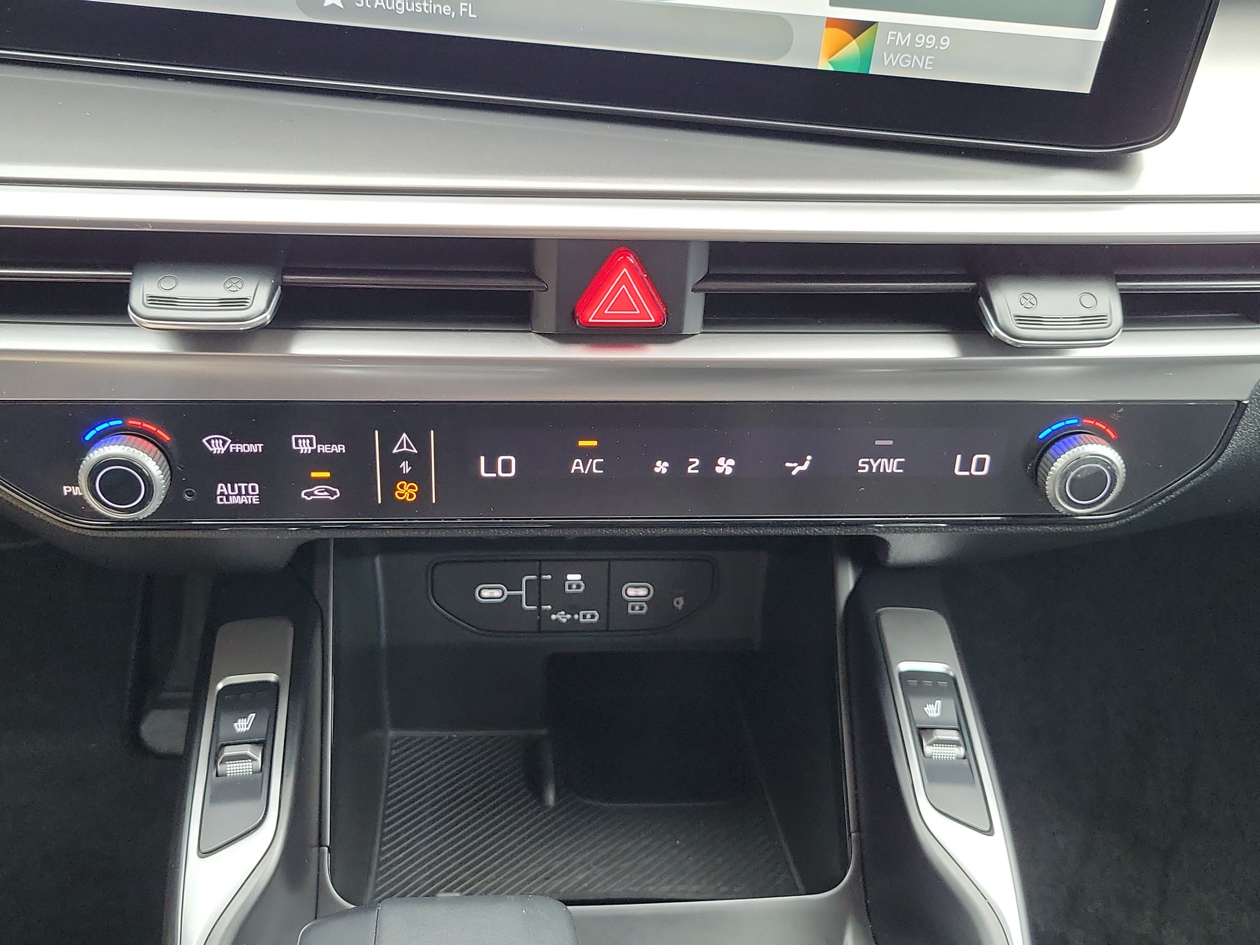 Certified 2025 Kia Sorento S w/ Panoramic Sunroof Package FWD image 33