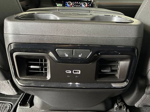 Used 2024 GMC Sierra 1500 AT4 w/ Technology Package AWD/4WD image 38