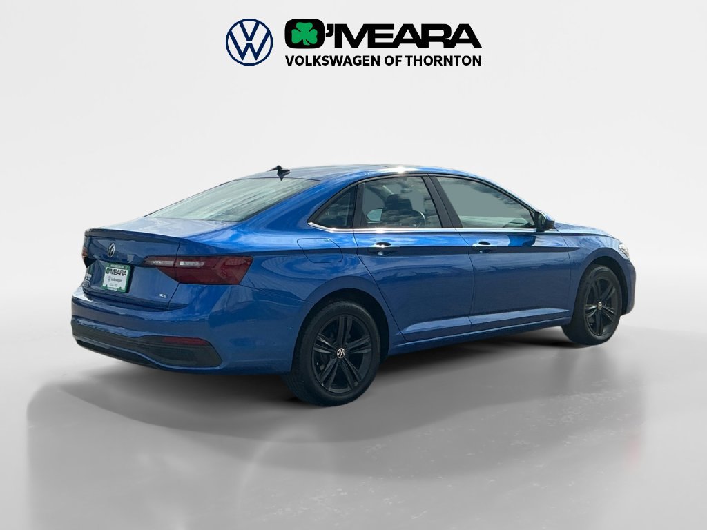 Used 2024 Volkswagen Jetta SE FWD image 5