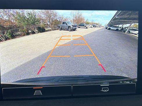 Used 2022 GMC Yukon AT4 image 9