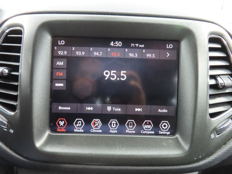 Used 2020 Jeep Compass Trailhawk AWD/4WD image 29