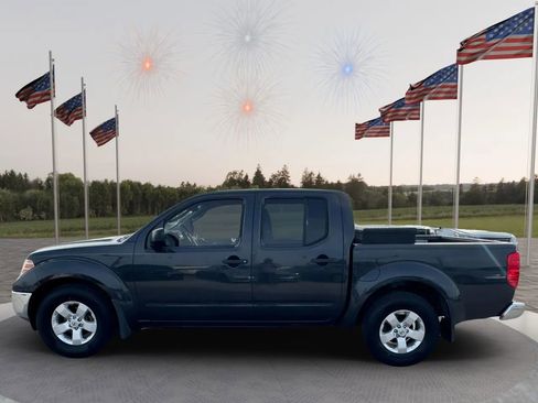 Used 2010 Nissan Frontier SE image 9