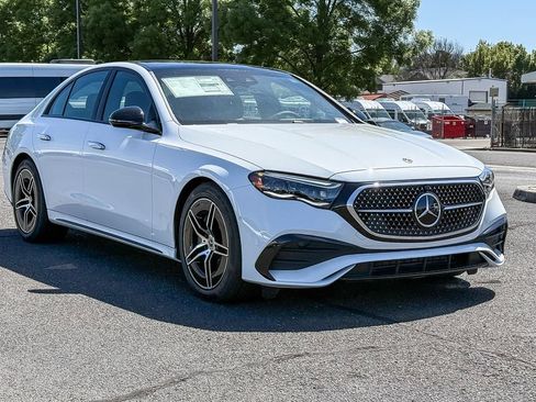 New 2026 Mercedes-Benz E 450 4MATIC Sedan image 4